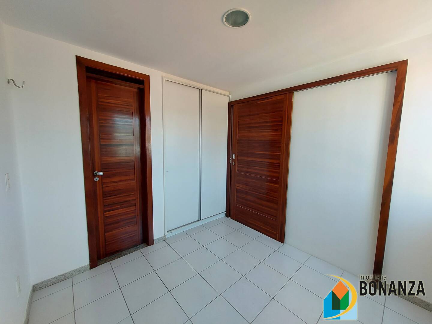 Apartamento para alugar com 1 quarto, 38m² - Foto 4